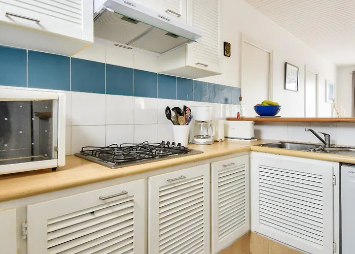 Semesterbostad Maison Pour 10 Avec Jardin A Noirmoutier-en-l'Ile